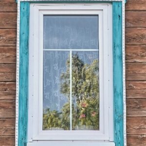 window-with-wooden-carved-turquoise-white-architra-2025-01-10-12-57-42-utc@2x